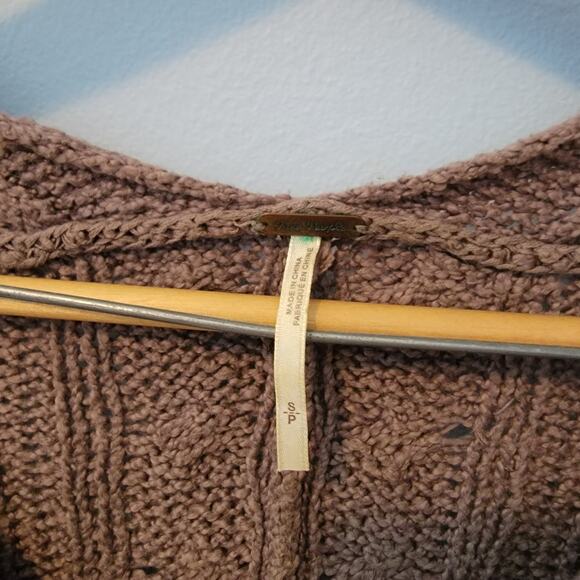 Free People Easy Cable Knit Brown Oversized Sweater Size S - Picture 6 of 7